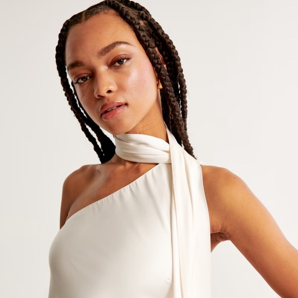 Online Exclusive
Abercrombie & Fitch
Scarf Slip Mini Dress - Picture 3 of 9